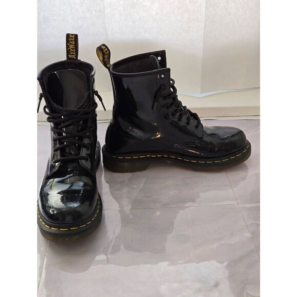 Dr. Martens 1460 Womens Size 8 Black Air Wait Patent Leather Boot - Picture 6 of 9